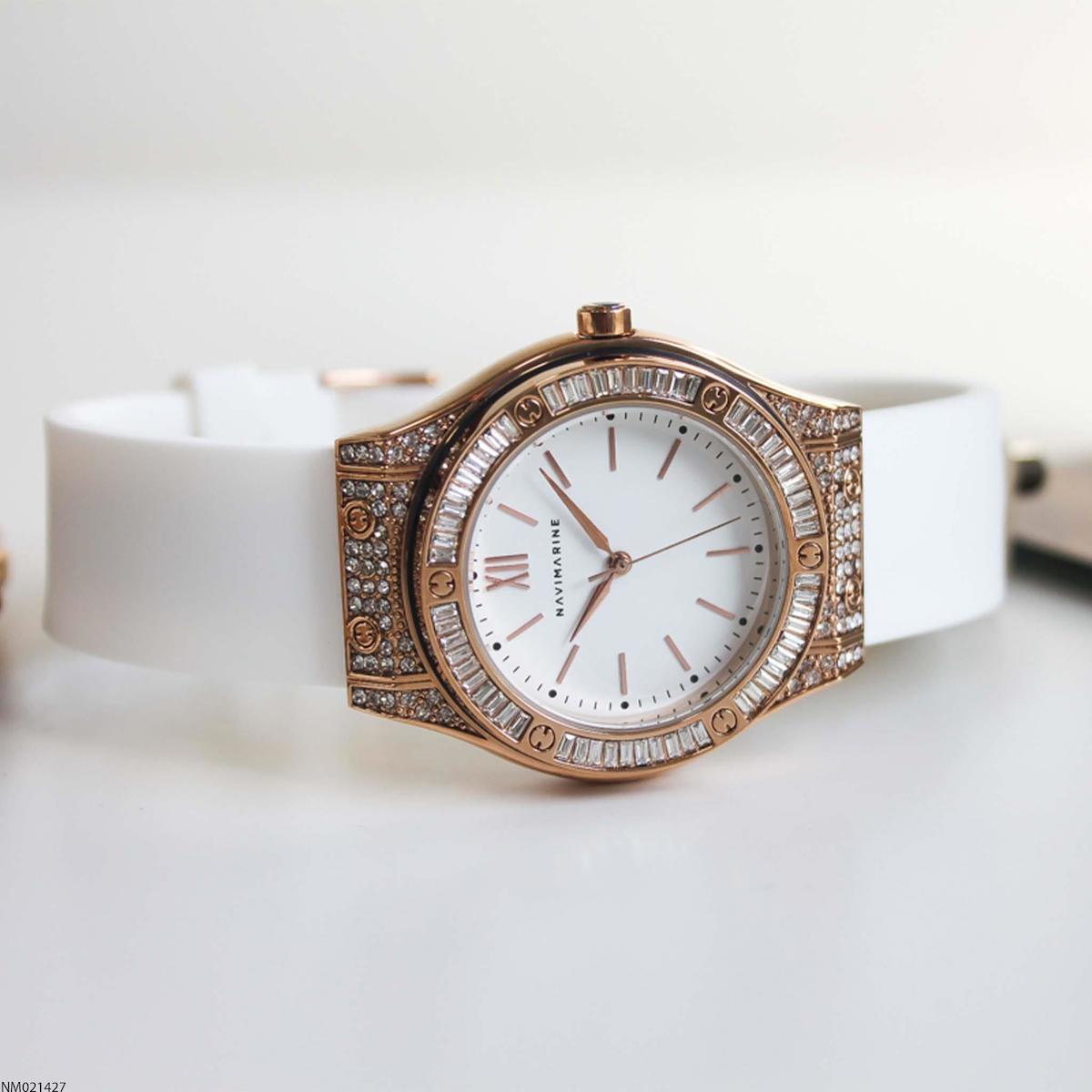 Navimarine NM021427 38 mm Beyaz Silikon Kordon Analog Kadın Kol Saati