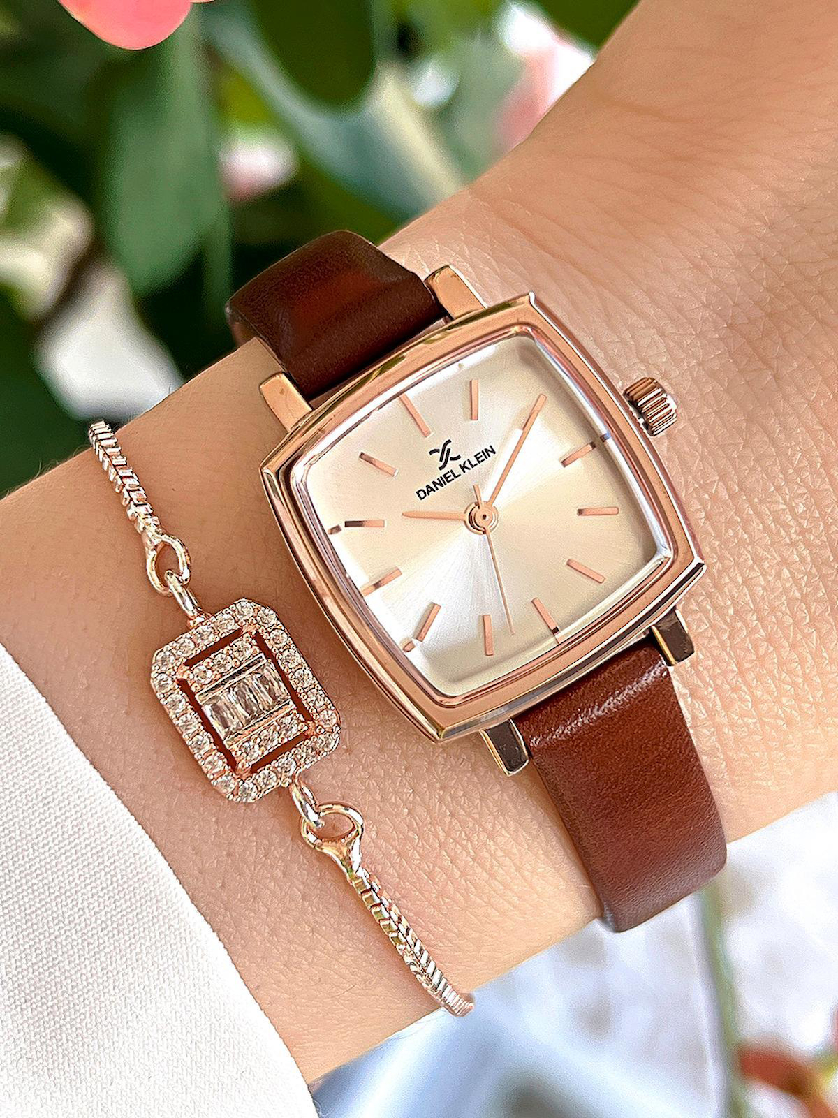 Daniel Klein DK.1.13727.5 28-32 mm Kahverengi Deri Kordon Analog Kadın Kol Saati