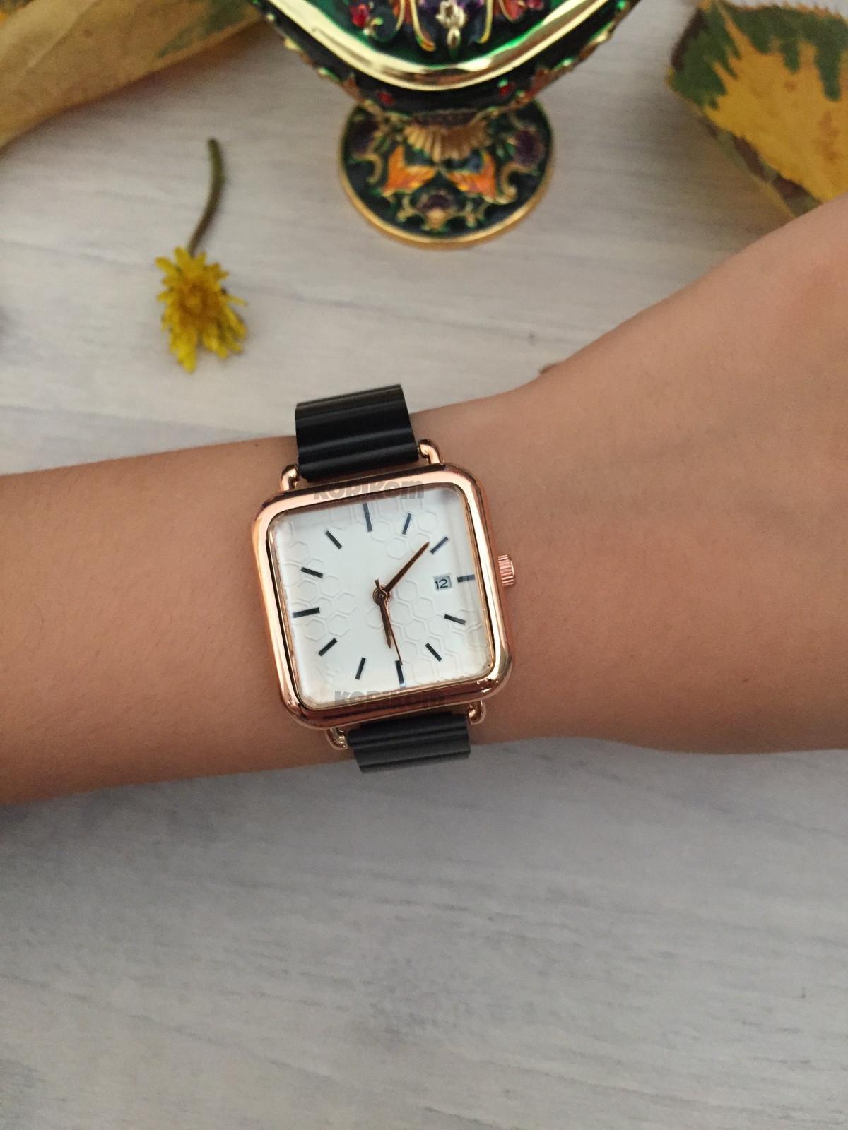 Korikom KKS00012 Takvimli 30 mm Siyah Metal Kordon Analog Kadın Kol Saati