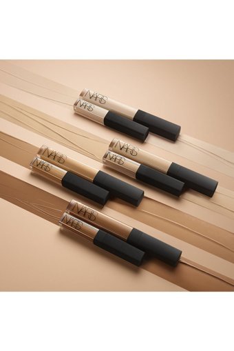 Nars Radiant Creamy Cafe Nemlendiricili Göz Altı ve Yüz Likit Fırça Kapatıcı