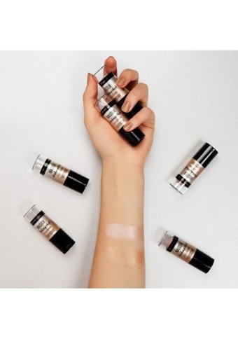 Maybelline Master Strobing 200 Medium Göz Altı ve Yüz Krem Stick Kapatıcı