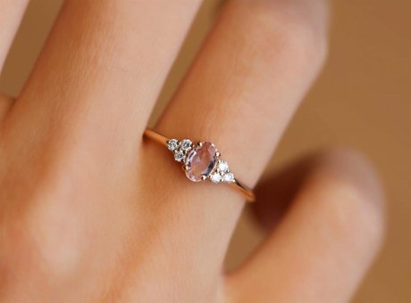 Safir Kuyumculuk 0.50 Karat Oval Sertifikalı Beyaz-Pembe Pırlanta Yüzük