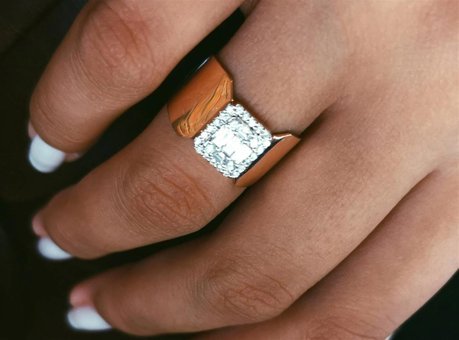 Safir Kuyumculuk 0.42 Karat Baget Parlak Sertifikalı Beyaz Pırlanta Yüzük