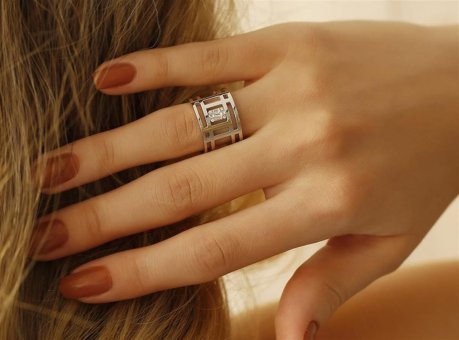 Safir Kuyumculuk 0.10 Karat Baget Sertifikalı Sarı Pırlanta Yüzük
