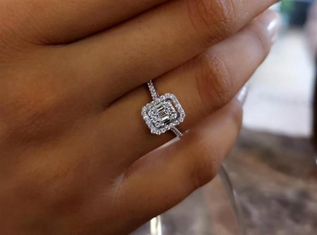 Safir Kuyumculuk 0.43 Karat Baget Parlak Sertifikalı Beyaz Pırlanta Yüzük