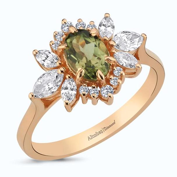 Altınbaş 0.74 Karat Markiz Parlak Safir Taşlı Yeşil Pırlanta Yüzük