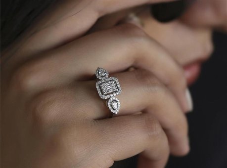 Safir Kuyumculuk 0.50 Karat Sertifikalı Beyaz Pırlanta Yüzük