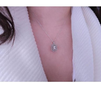 Sirius Pırlanta 0.27 Karat Baget Kesim 14 Ayar Altın Pırlanta Kolye 42 Cm