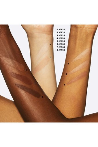 M.A.C Pro Longwear Nw25 Göz Altı ve Yüz Sıvı Tüp Kapatıcı