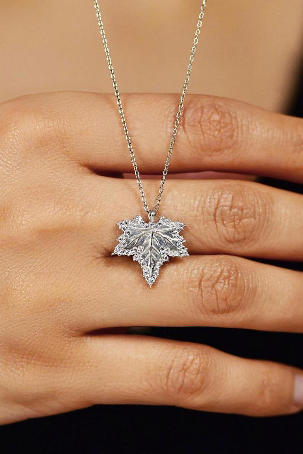 Roza Silver Yapraklı Beyaz Zirkon Taşlı Zincir Forse Zincir Kadın Gümüş Kolye 45 cm
