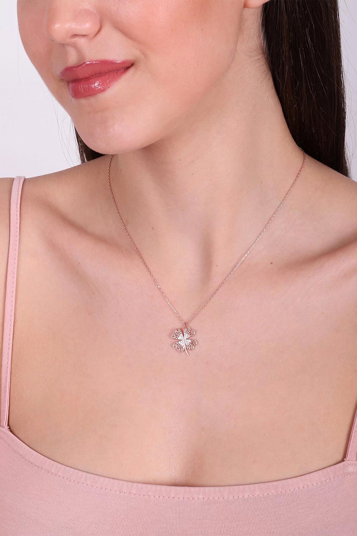 İpek Silver Yoncalı Beyaz Zirkon Taşlı 925 Ayar Kararmayan Forse Zincir Kadın Gümüş Kolye
