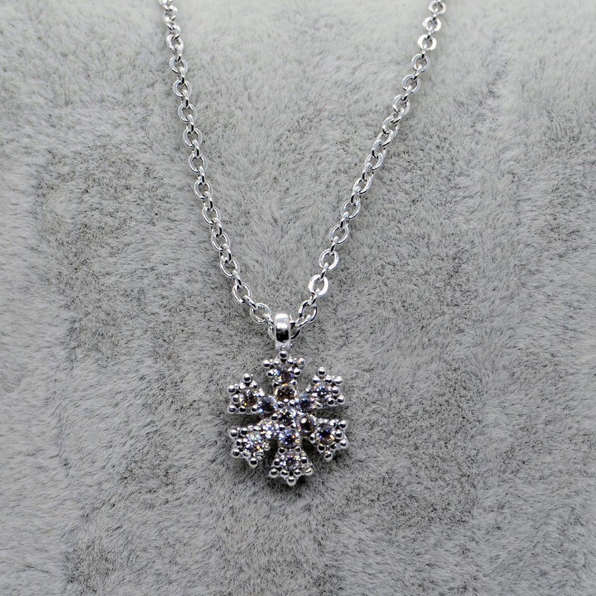 X Lady Accessories Kelebek Beyaz Zirkon Taşlı Düz Zincir Kadın Gümüş Kolye