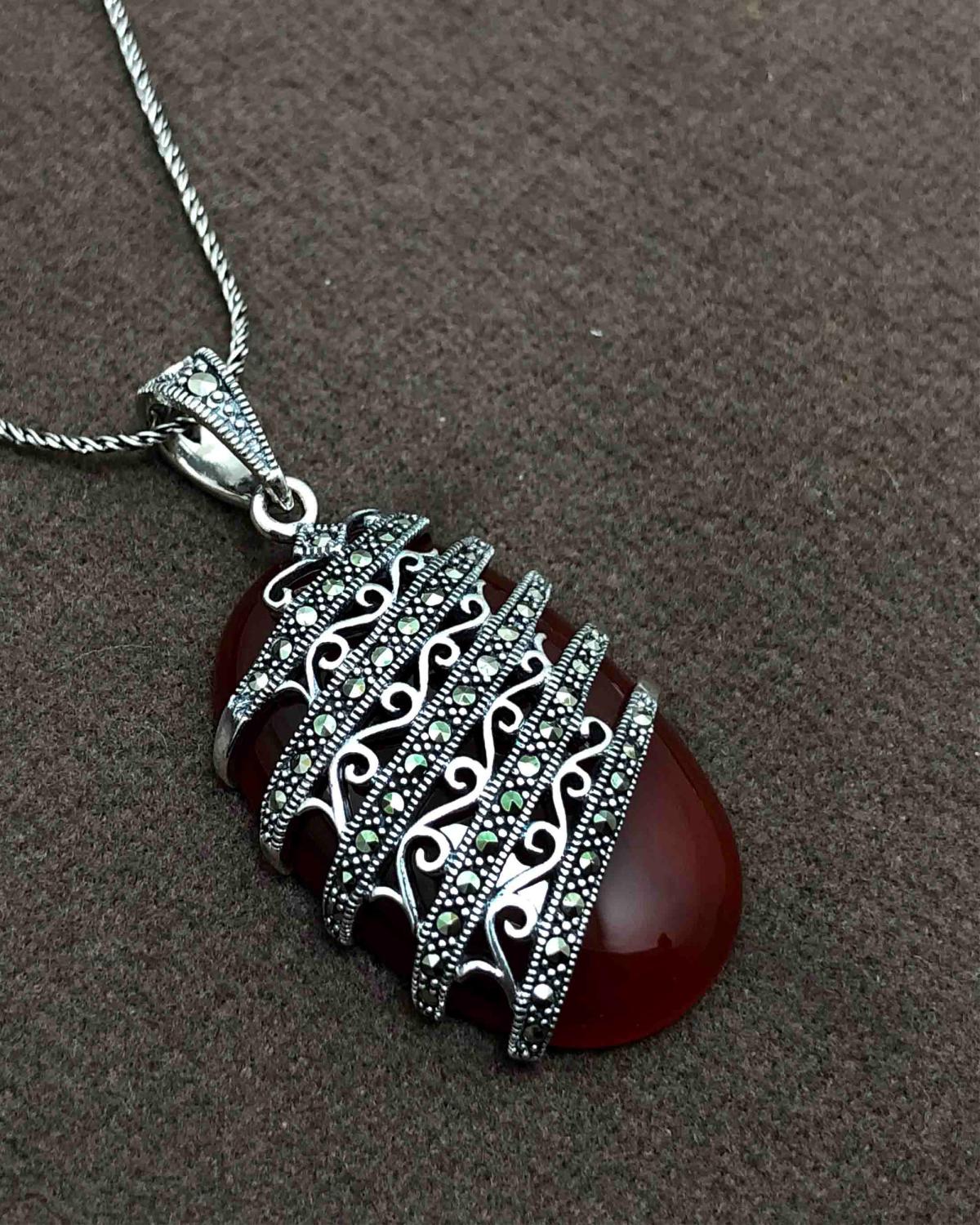 Midyat Nurtaş Gümüş Bordo Akik Markazit Taşlı 925 Ayar Kararmayan Oval Forse Zincir Kadın Gümüş Kolye 45 cm