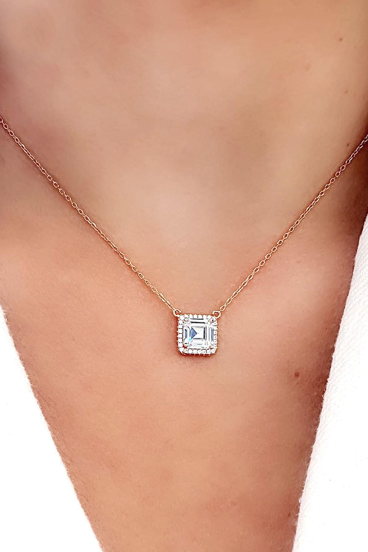 Oseshop Beyaz Swarovski Taşlı 925 Ayar Kararmayan Kare Forse Zincir Kadın Gümüş Kolye 45 cm