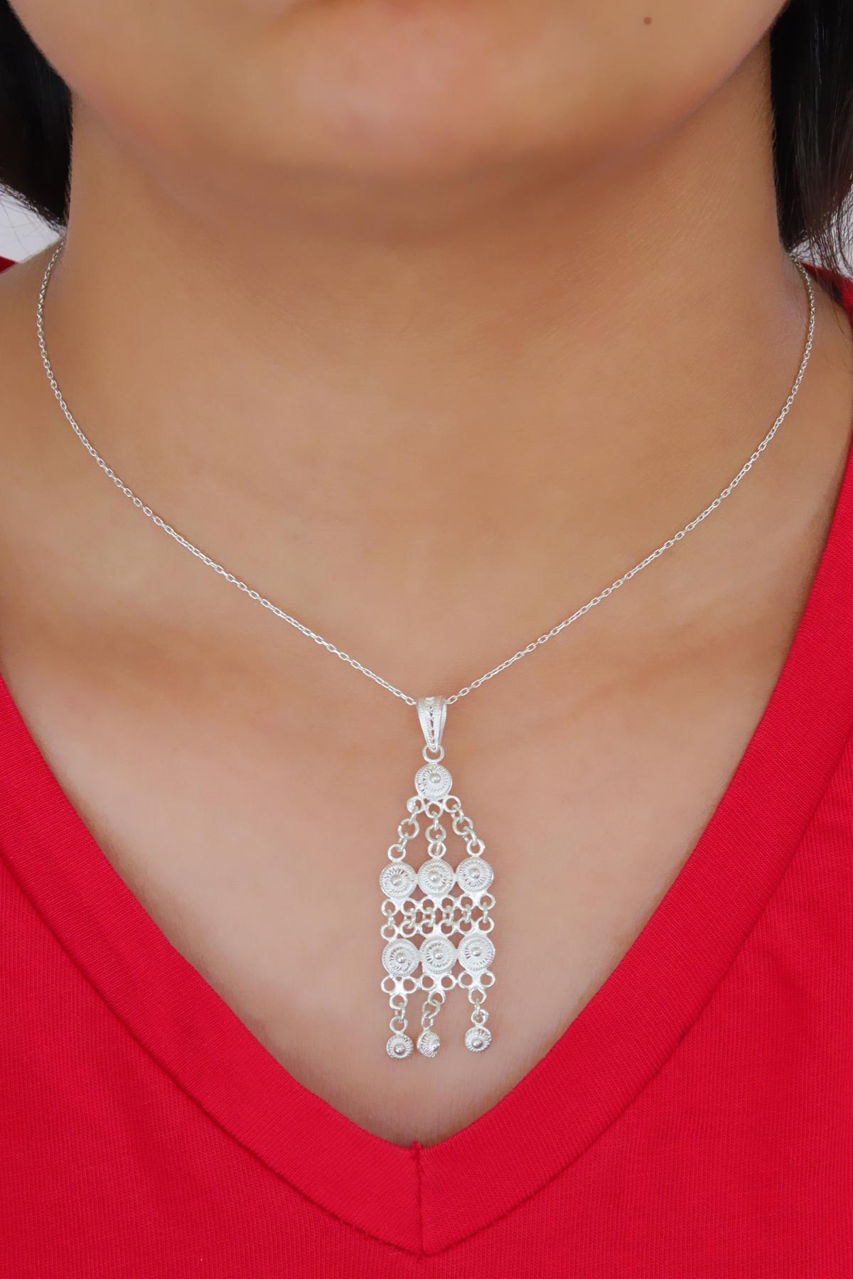 Midyat Nurtaş Gümüş Beyaz Çiçek Zincir Kadın Gümüş Kolye