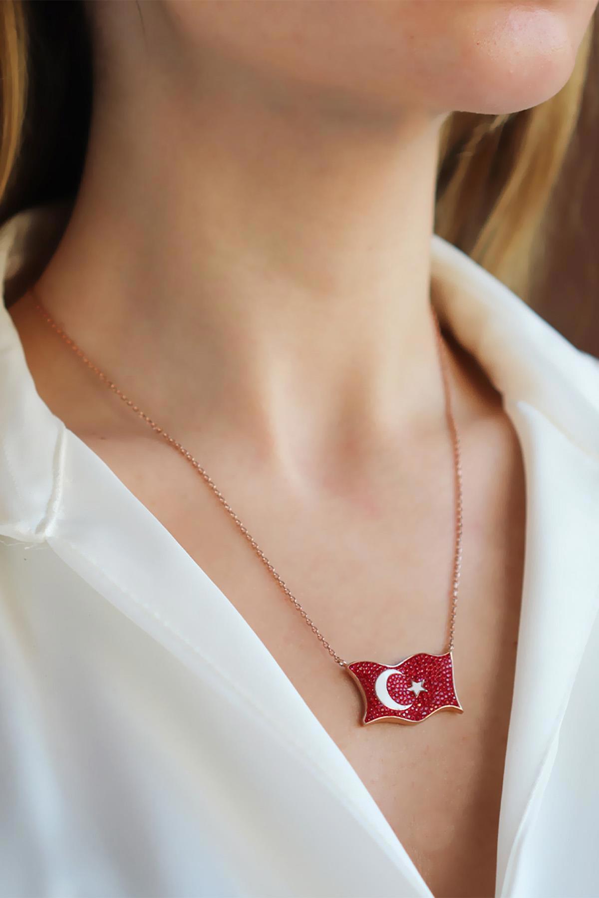 Necati Gün Beyaz Kırmızı Zirkon Taşlı Kararmayan Çiçek Düz Zincir Kadın Gümüş Kolye 45 cm
