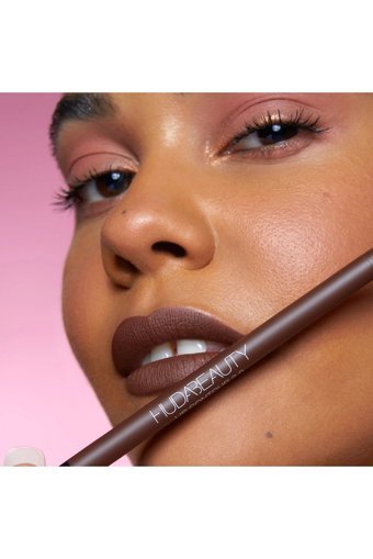 Huda Beauty Rich Brown Asansörlü İnce Mat Dudak Kalemi Kahverengi