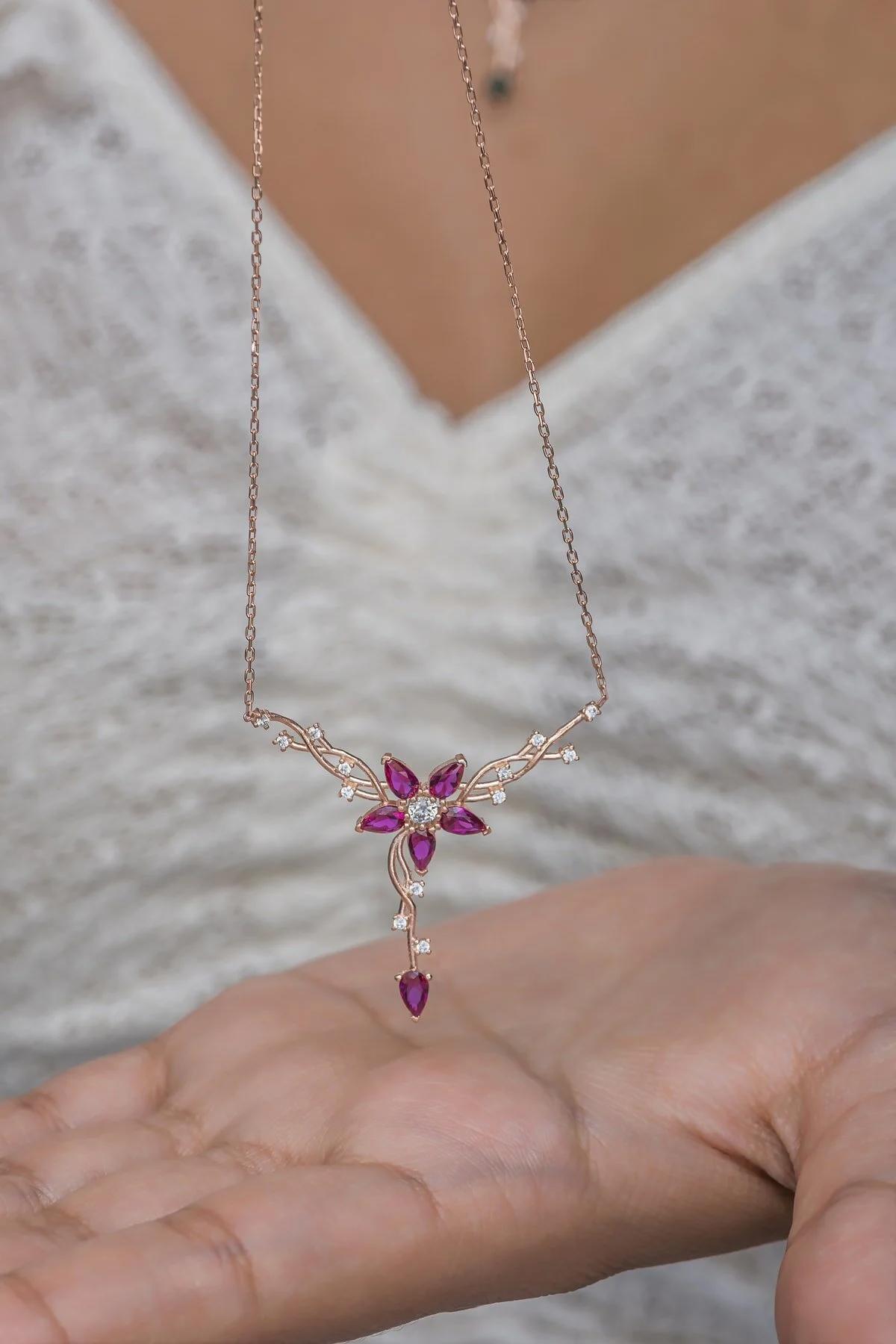 Nereze Gonca Beyaz-Pembe Zirkon Taşlı 925 Ayar Kararmayan Forse Zincir Kadın Gümüş Kolye 42 cm