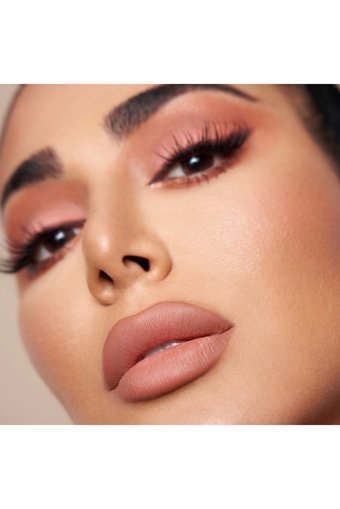Huda Beauty Honey Beige Asansörlü İnce Mat Dudak Kalemi Gül Kurusu
