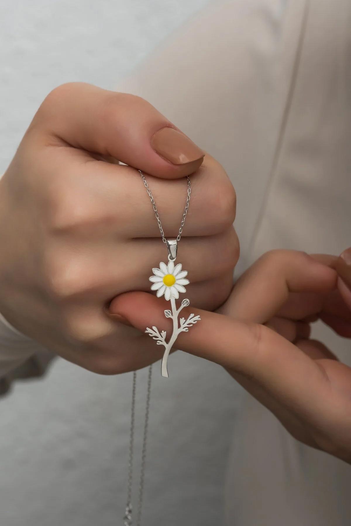 Nereze Papatyalı Beyaz Mineli Taşlı 925 Ayar Kararmayan Forse Zincir Kadın Gümüş Kolye 42 cm