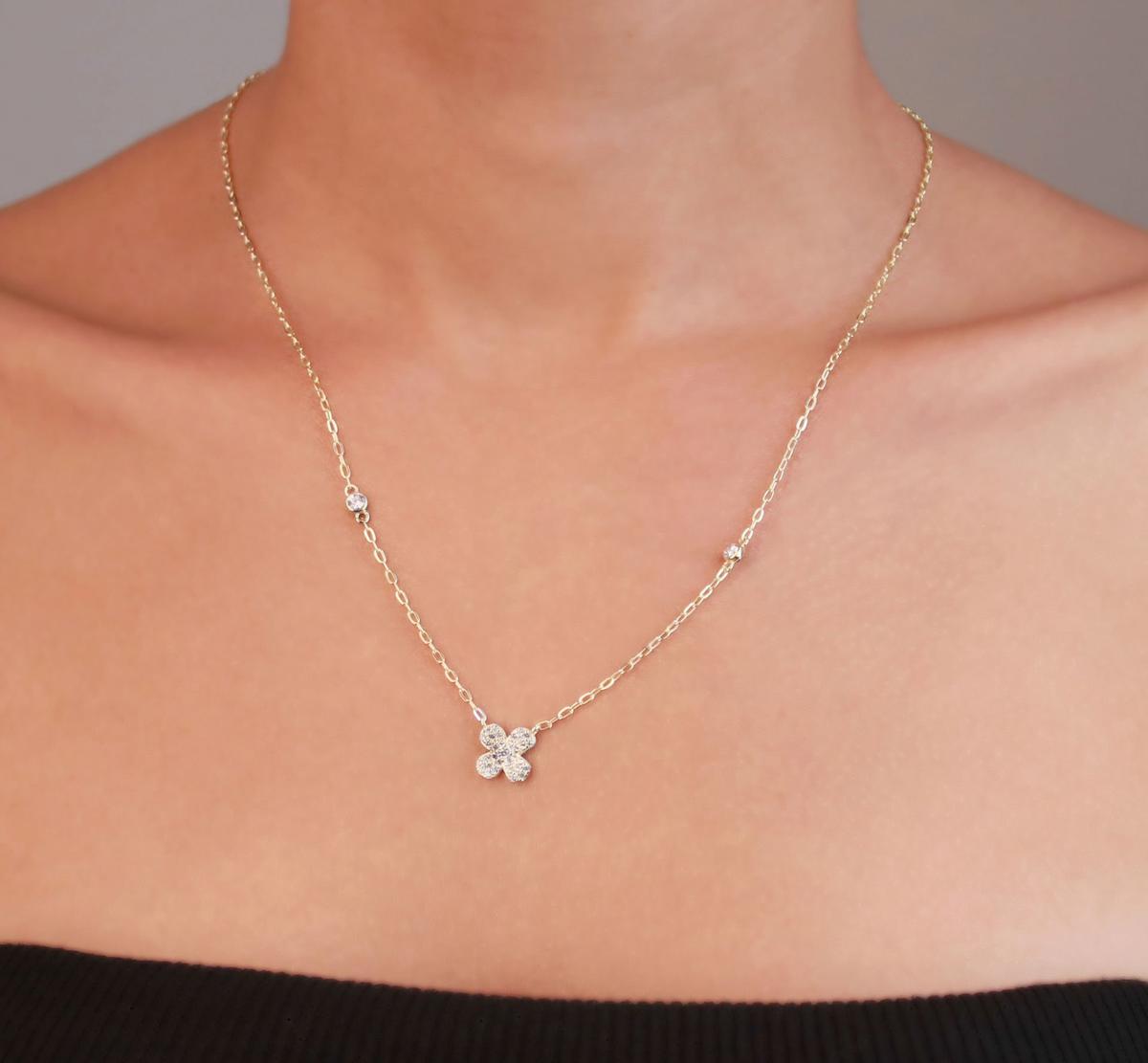Tahal Kuyumculuk Çiçekli Beyaz Swarovski Taşlı 925 Ayar Altın Kaplama Kararmayan Forse Zincir Kadın Gümüş Kolye 45 cm