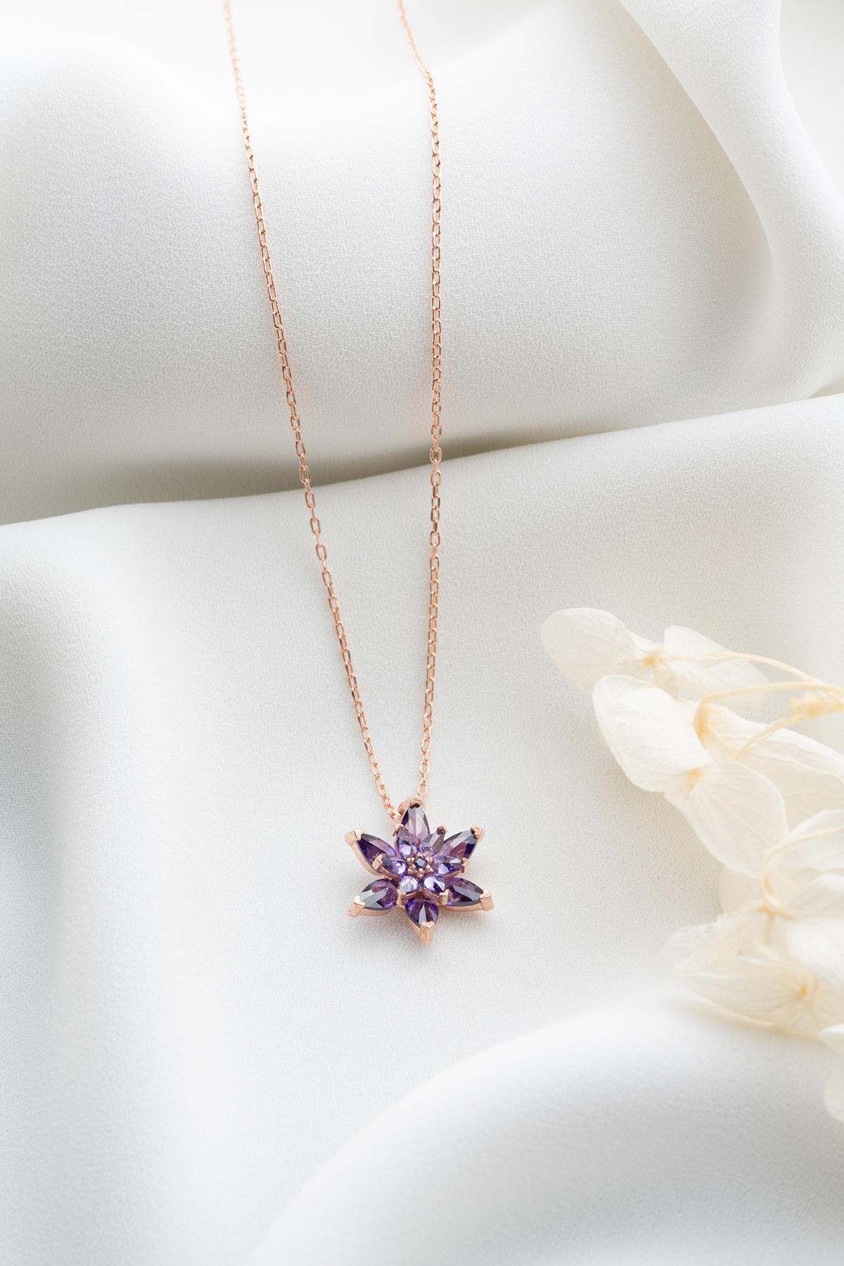 Gümüşistan Lotus Çiçekli Mor Zirkon Taşlı 925 Ayar Altın Kaplama Kararmayan Forse Zincir Kadın Gümüş Kolye 45 cm