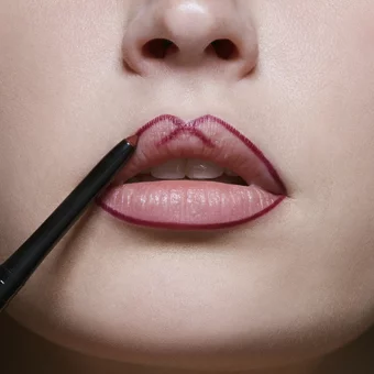 Maybelline New York Color Sensational No:92 Divine Wine İnce Mat Dudak Kalemi Kahverengi