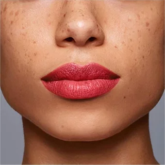 Shiseido Ink Duo No:07 Asansörlü İnce Mat Dudak Kalemi Kırmızı