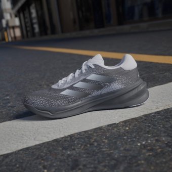 Adidas Supernova Stride IG8310 Ortopedik Bağcıklı Adiwear Kadın Koşu Ayakkabısı Füme