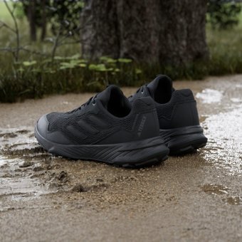Adidas Tracefinder IE5906 Ortopedik Bağcıklı Traxion Erkek Koşu Ayakkabısı Siyah