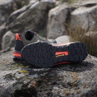 Adidas Terrex AX4 Gore-Tex IG6579 Ortopedik Su Geçirmez Bağcıklı Erkek Trekking Ayakkabısı Haki