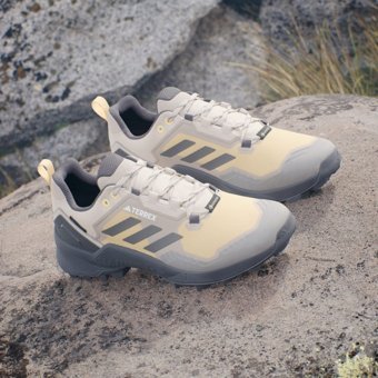 Adidas Terrex Swift R3 Gore-Tex IE5064 Ortopedik Su Geçirmez Bağcıklı Unisex Outdoor Ayakkabısı Bej