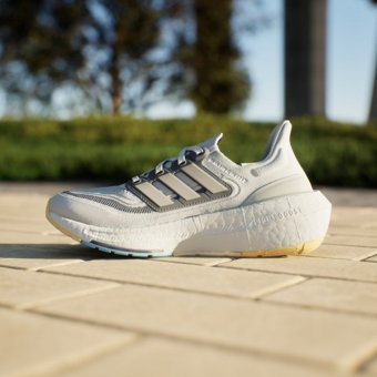 Adidas Ultraboost Light IE3334 Ortopedik Bağcıklı Kadın Koşu Ayakkabısı Mavi