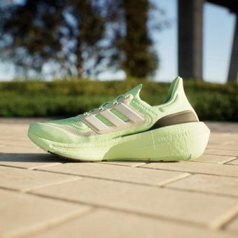 Adidas Ultraboost Light IE3333 Ortopedik Bağcıklı Unisex Koşu Ayakkabısı Yeşil