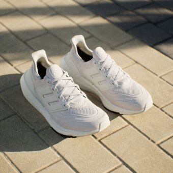 Adidas Ultraboost Light GY9350 Ortopedik Bağcıklı Unisex Koşu Ayakkabısı Beyaz