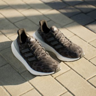 Adidas Ultraboost Light ID3274 Ortopedik Bağcıklı Unisex Koşu Ayakkabısı Gri