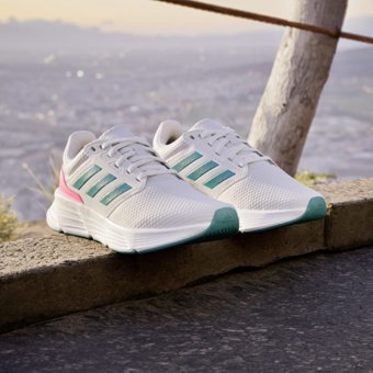 Adidas Galaxy 6 IE1989 Ortopedik Bağcıklı Kadın Koşu Ayakkabısı Beyaz