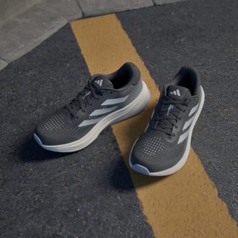 Adidas Supernova Rise IG5837 Ortopedik Bağcıklı Adiwear Kadın Koşu Ayakkabısı Siyah