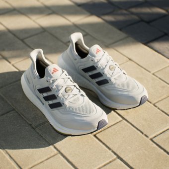 Adidas Ultraboost Light ID3285 Ortopedik Bağcıklı Unisex Koşu Ayakkabısı Beyaz