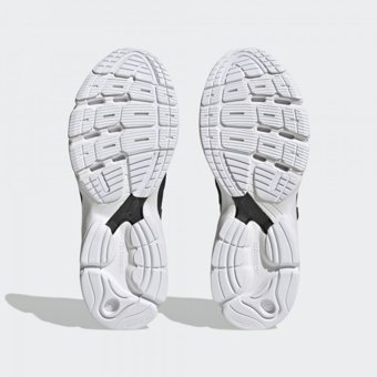 Adidas Astir SN HQ6769 Ortopedik Bağcıklı Kadın Günlük Ayakkabı Siyah