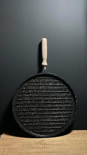 Bena Life Çift Taraflı Ahşap Saplı Döküm 35 cm Grill Tava Siyah