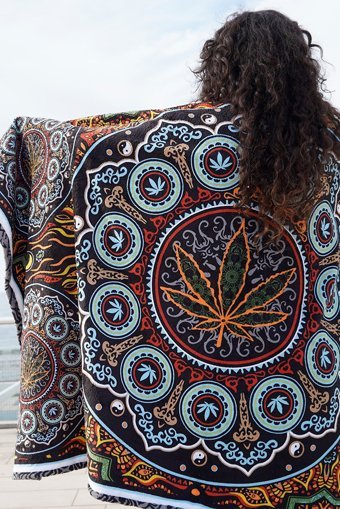 Kozmidelic Weed Mandala Plaj Havlusu Çok Renkli
