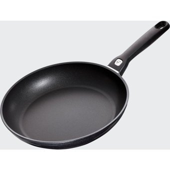 Fontignac Brest Serısı Plastik Saplı Alüminyum 28 cm Düz Tava Siyah