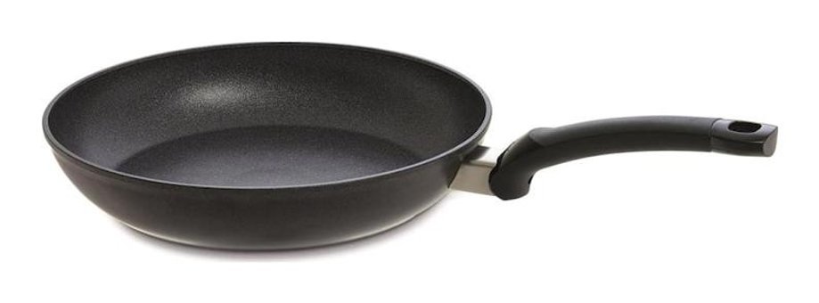 Fissler Adamant Klasik Plastik Saplı Döküm 28 cm Düz Tava Siyah
