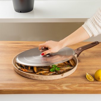 O.M.S 152.3291.36 Plastik Saplı Döküm 36 cm Balık - Gözleme Tava Krem