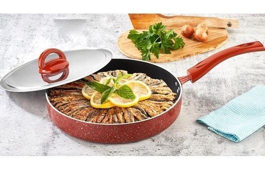 Kahramanlar Plastik Saplı Emaye Döküm 34 cm Balık Tava Kırmızı