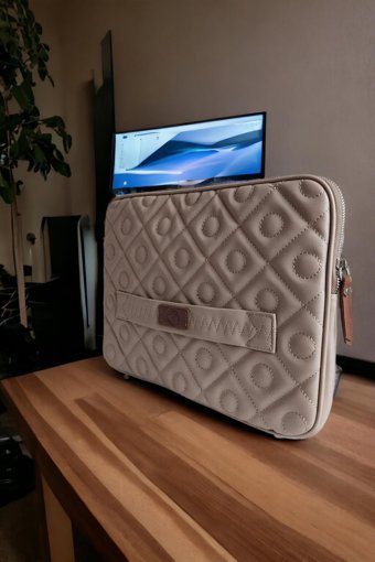 Qub Club Kapitone 13-13.3 inç Kapitone Deri Su Geçirmez Kılıf Laptop Çantası Vizon