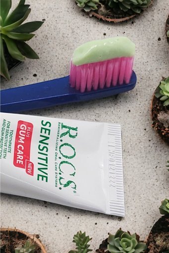 R.O.C.S. Sensitive Organik Florürsüz Diş Macunu 2x94 gr