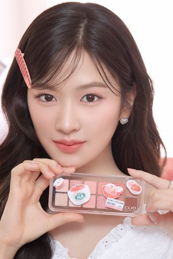 Clio 09 Peach Mate Apple Toz Işıltılı Palet Göz Farı