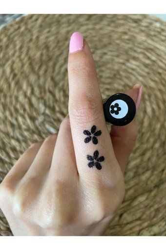 Larin Kozmetik Çiçek Desenli Çift Taraflı Suya Dayanıklı Mat Pastel Siyah Kalıcı İnce Uçlu Keçe Kalem Eyeliner